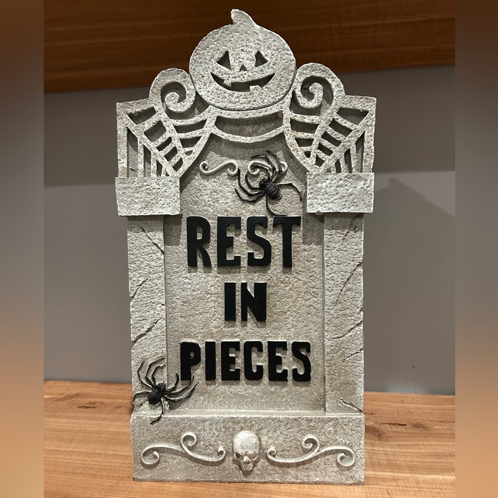 Halloween Rest in Pieces Tombstone Statue